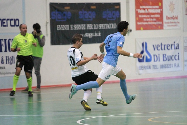 攻势如潮！公牛连续进攻得手&分差直逼20分.